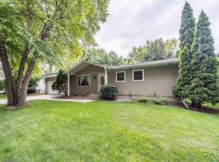 509 S Rohl Dr, Sioux Falls, SD 57103