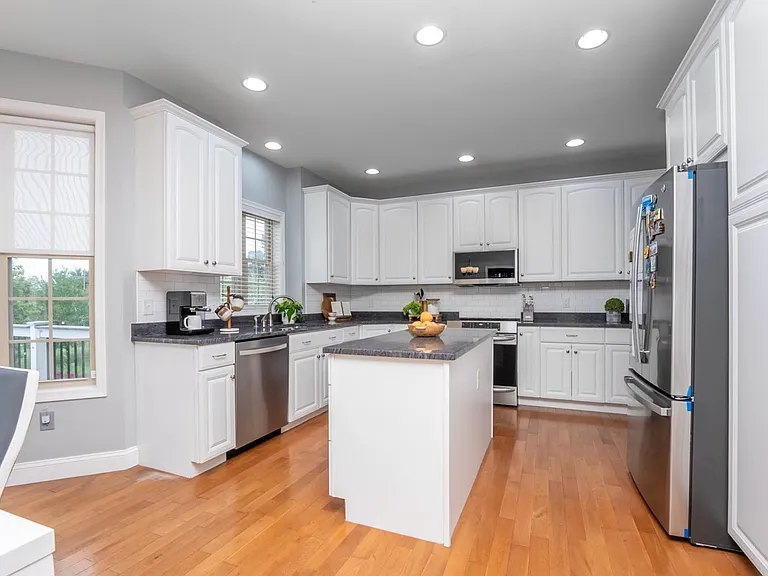1458 Highfield Ct — Photo 4