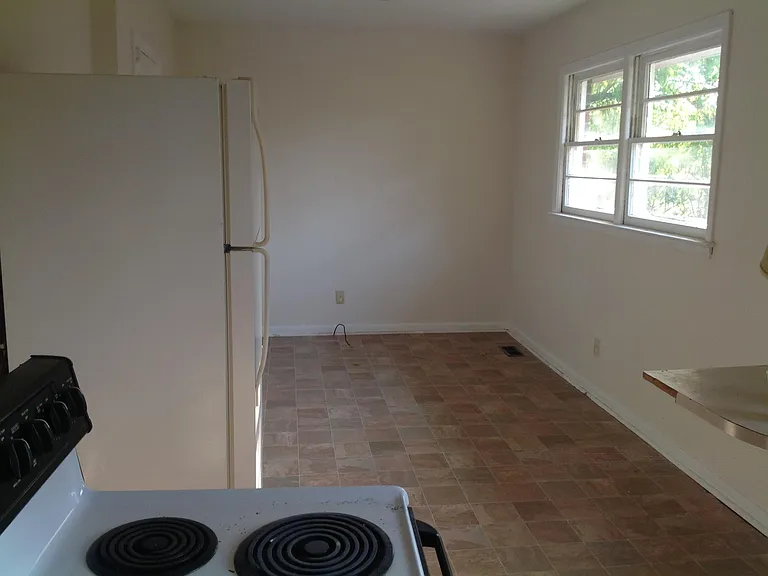 1403 Faye Ave — Photo 12