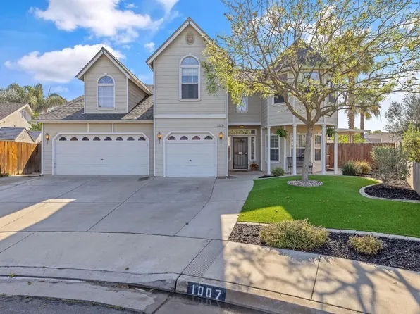 1007 W Saffron St, Hanford, CA 93230