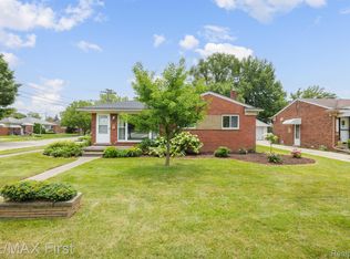 18830 E Ten Mile Rd, Eastpointe, MI 48021