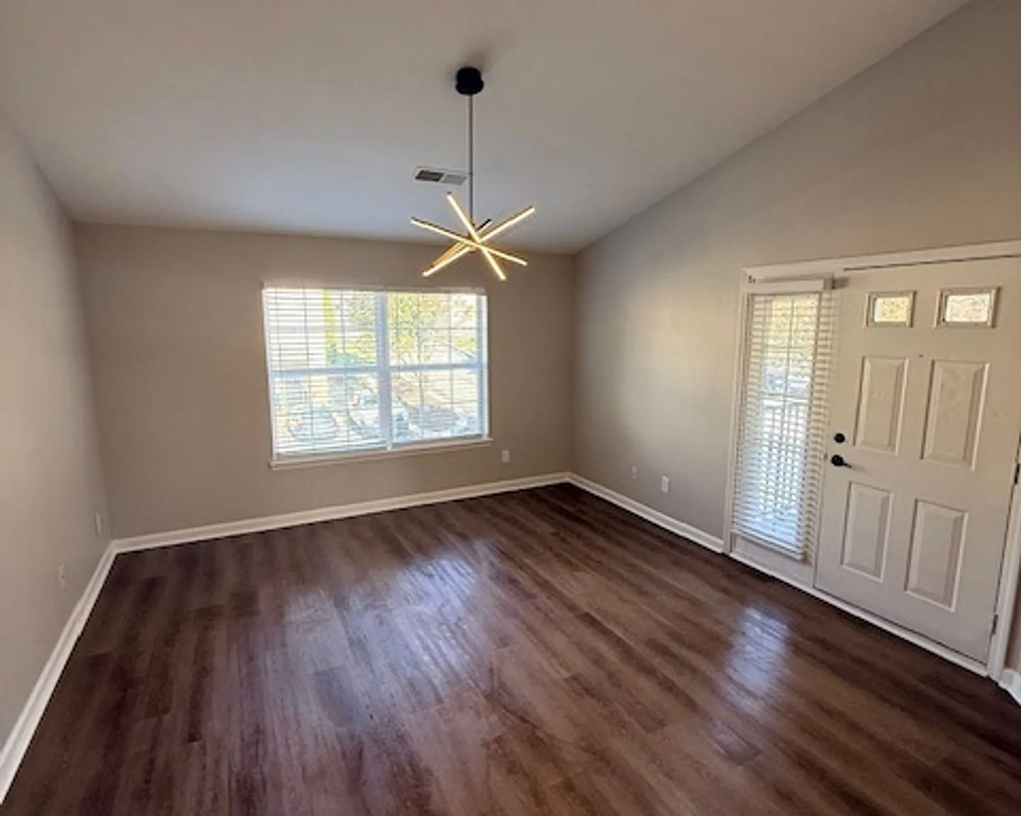 Pinebrook Apartments — Photo 3