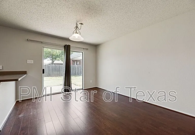 2061 Bliss Rd — Photo 7