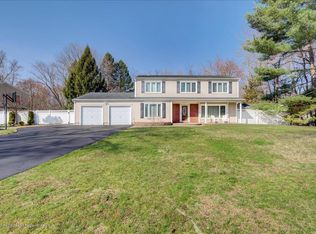 39 Blenheim Rd, Manalapan, NJ 07726
