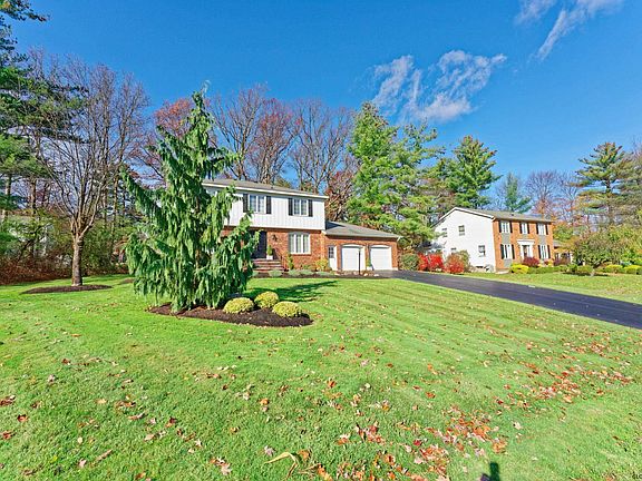2nd image of 1122 Glenmeadow Ct