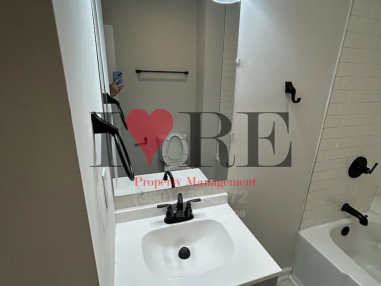 1283 W Broad St — Photo 16