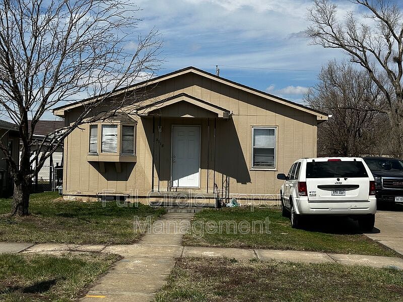 1st image of 2718 8th Ave