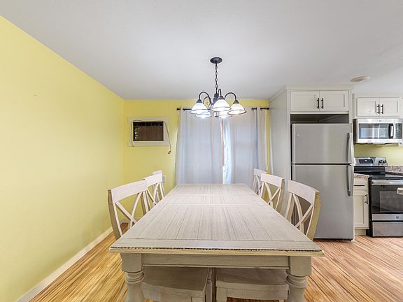 5th image of 214 4th St NE