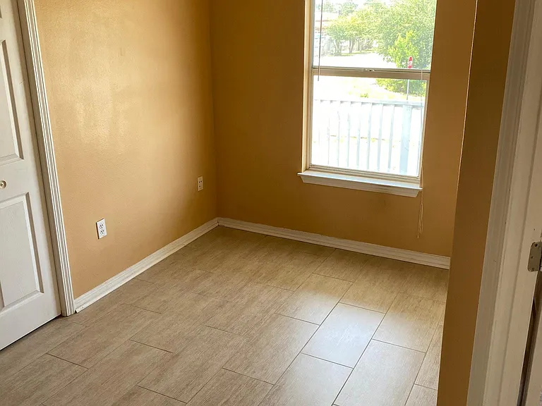 Living/Dining area