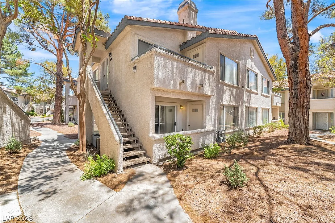 2 bed, 2.0 bath, 1020 sqft, $1,300 — Photo 3
