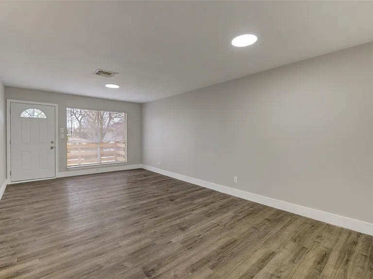 6603 1/2 Narcissus St — Photo 15