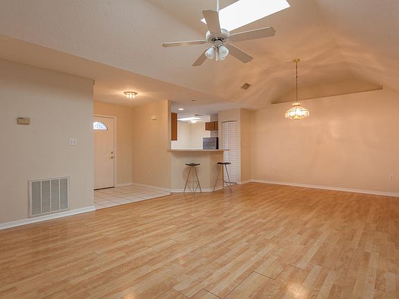 2nd image of 320 Madison Ave