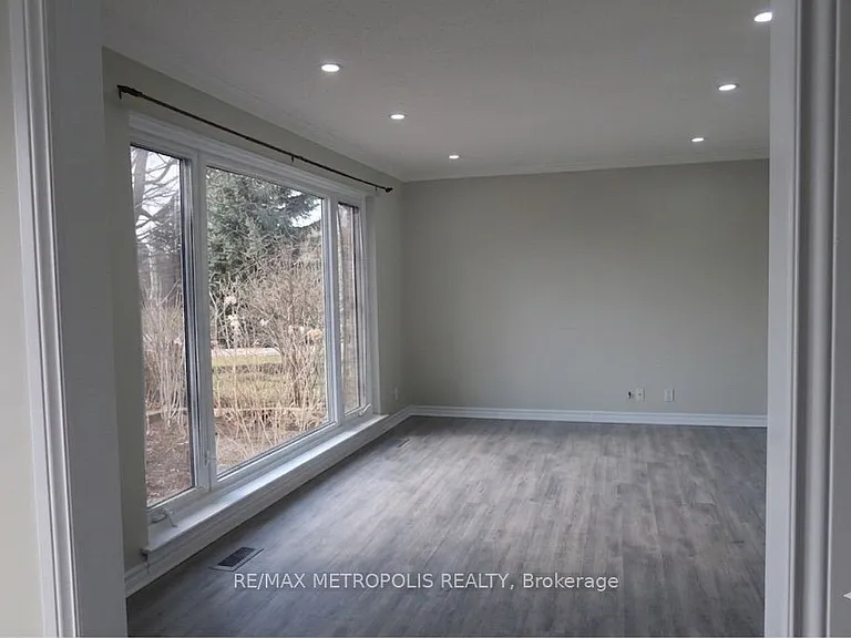 853 Douglas Ave — Photo 4