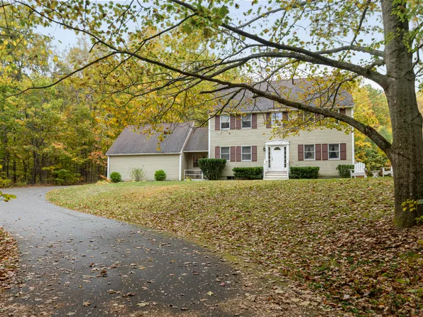 71 Valley Road, Cumberland, ME 04021