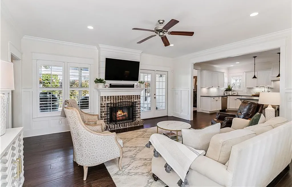 4 bed, 3.0 bath, 3988 sqft, $5,160 — Photo 3