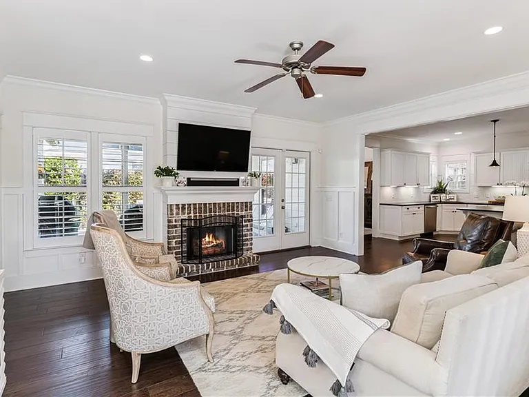 1077 Sinclair Way — Photo 3