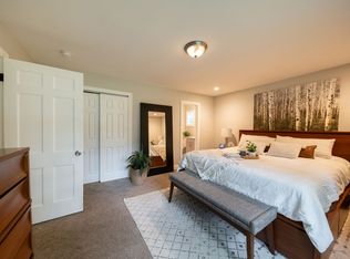 415 E Pioneer Trl, Aurora, OH 44202