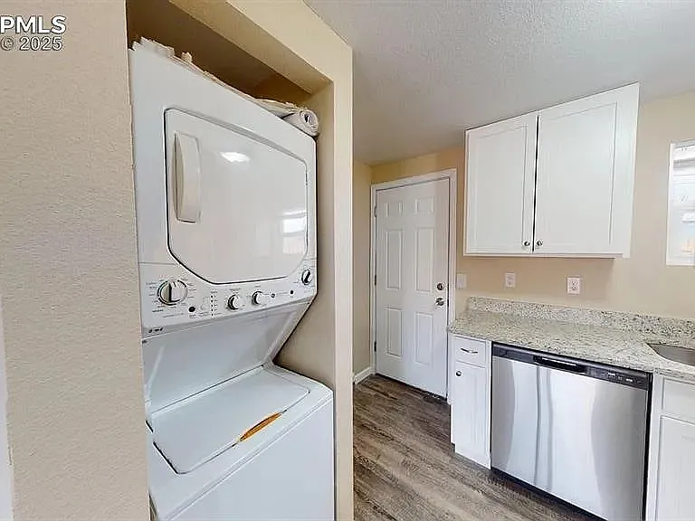 2411 E Saint Vrain St #101 — Photo 7