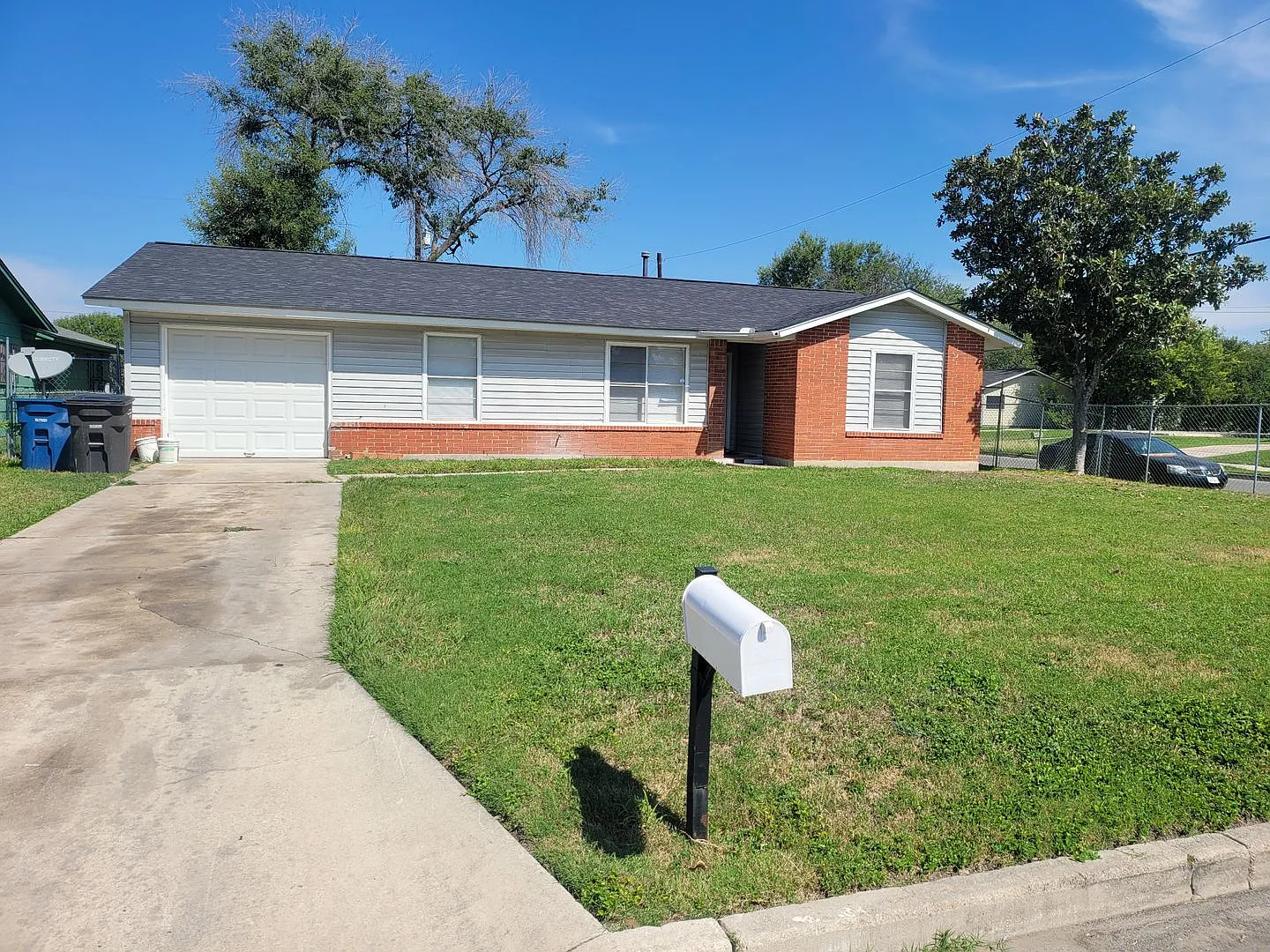 4731 Belinda Lee - Clean ready for move in — Photo 1