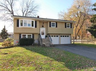 31 Thistle Ave, Vernon, NJ 07418