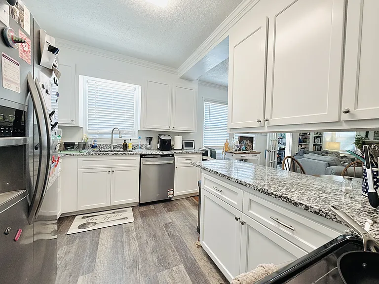 604 Oakland Ave — Photo 9