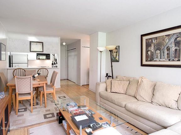 2nd image of 250 W 90th St APT 4I