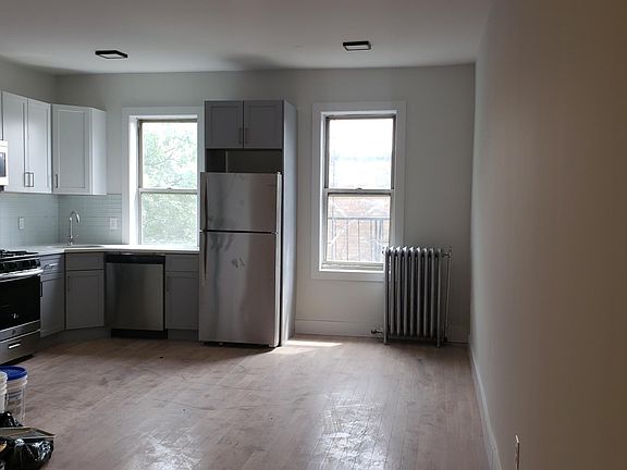 2nd image of 17 Gifford Ave APT 5D
