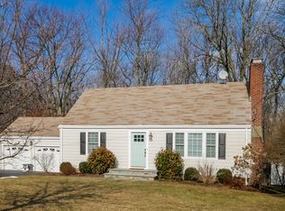 80 Fieldcrest Rd, Fairfield, CT 06825