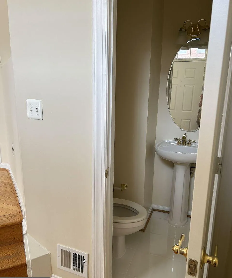 3 bed, 3.5 bath, 1917 sqft, $4,250 — Photo 3
