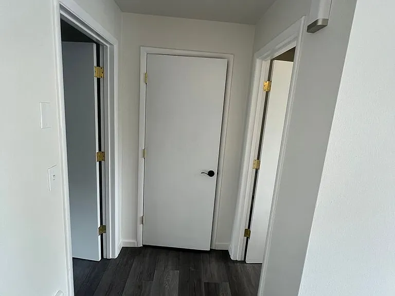 1888 Ferry Alley — Photo 11
