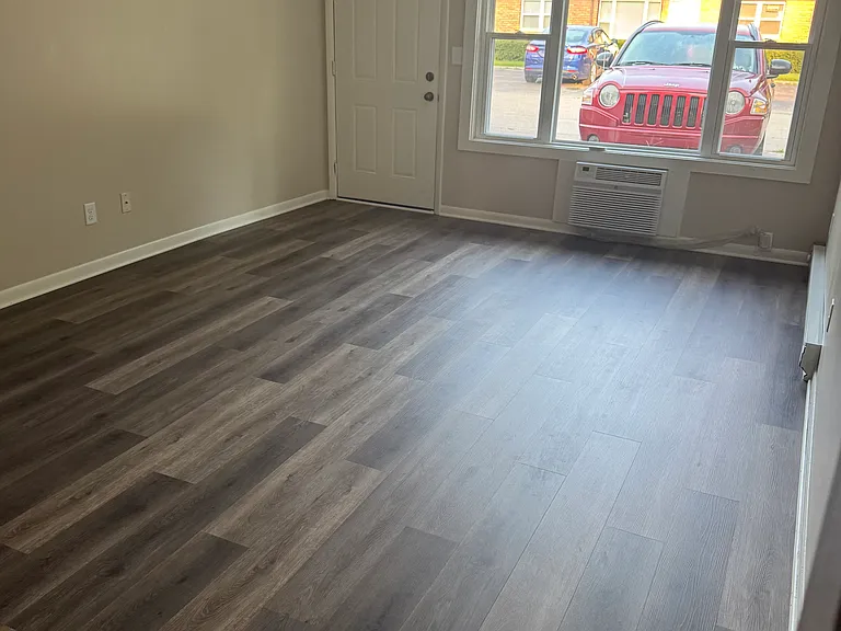 201 Begonia St NE #9 — Photo 3