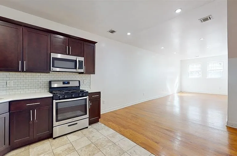 131 Brunswick St #A — Photo 3