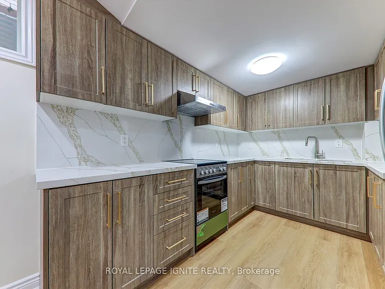 17 Winthrop Cres #BASEMENT — Photo 8