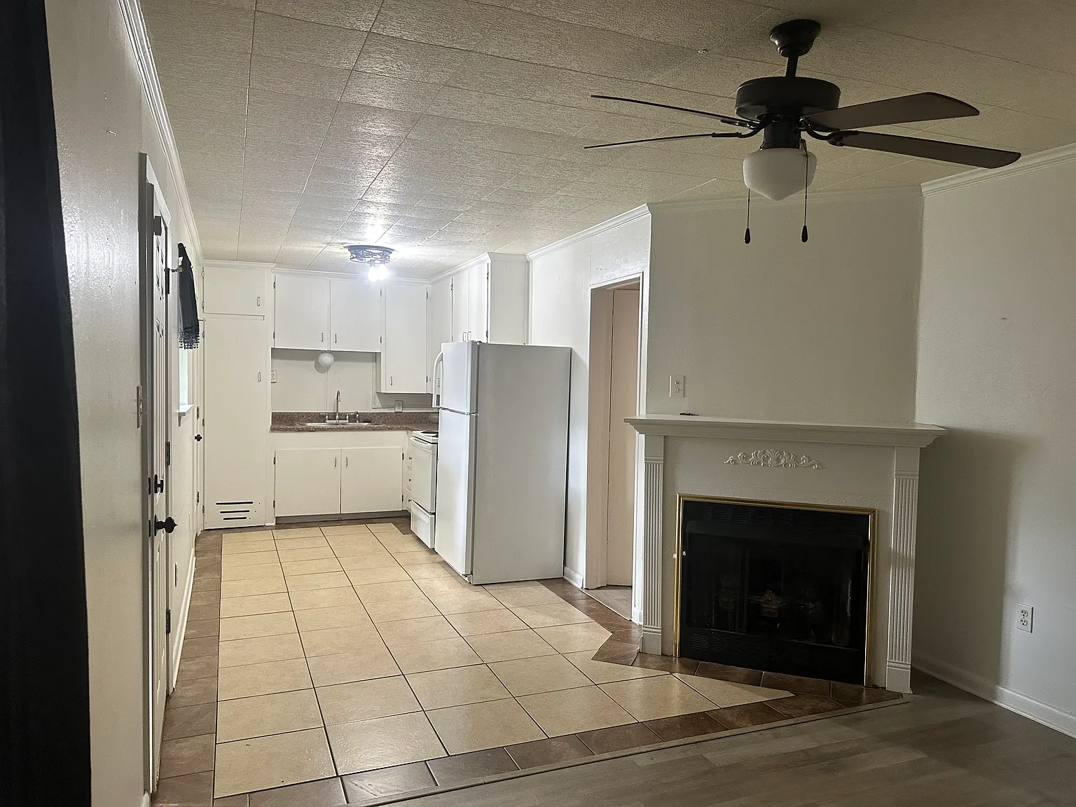 2 bed, 750 sqft, $850 — Photo 2