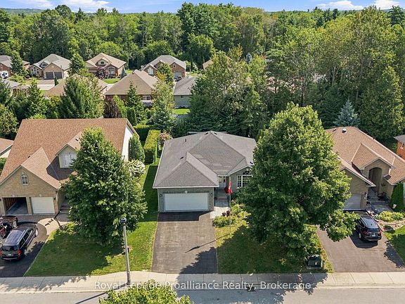 4th image of 9 Seneca Dr