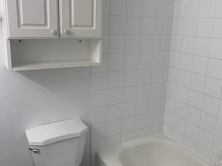 932 1st Ave NW — Photo 32