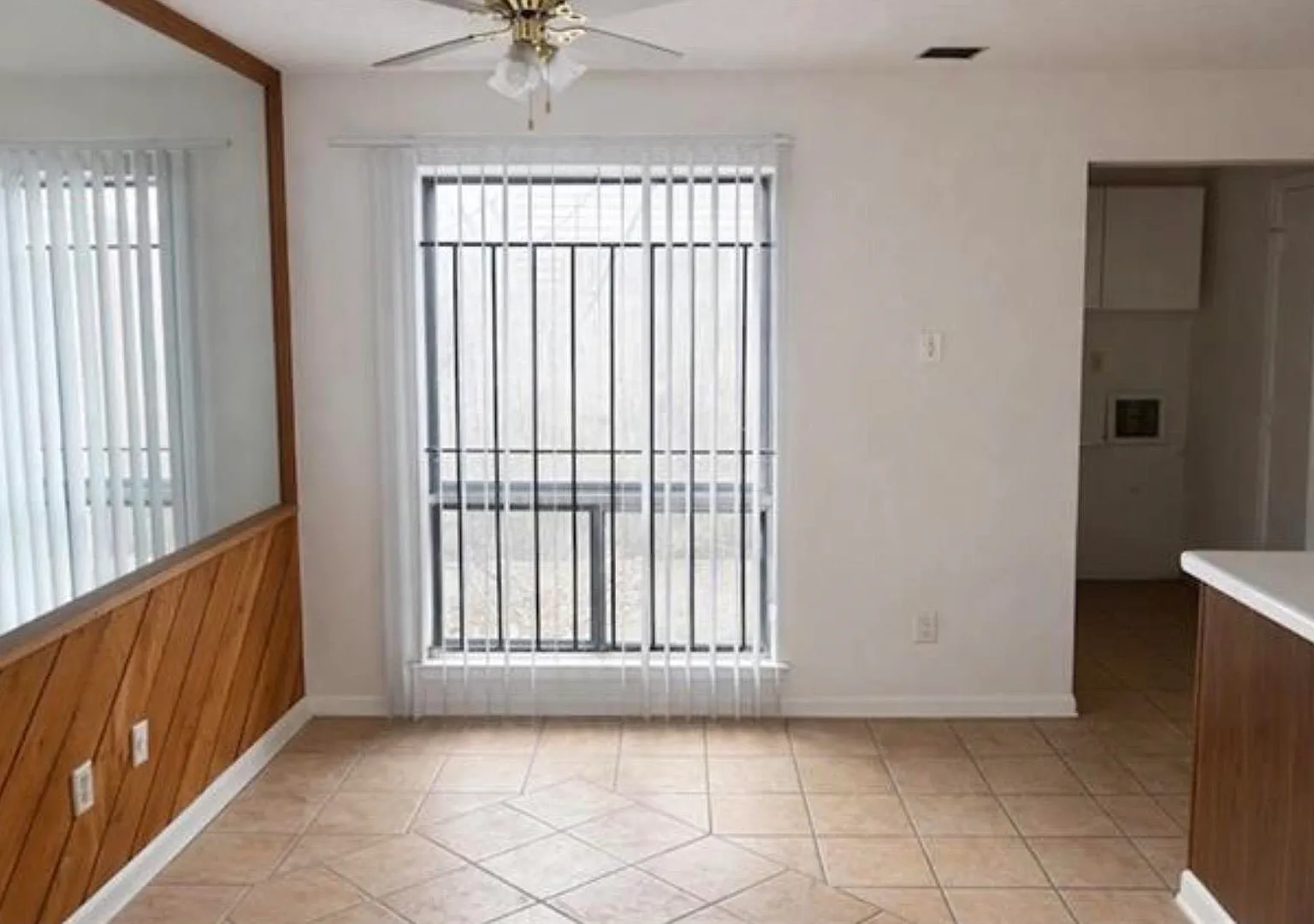 2 bed, 1.5 bath, $1,100 — Photo 4