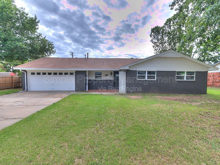 2401 Fedderson Dr — Photo 1