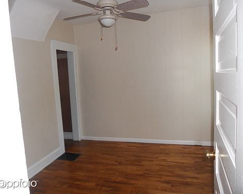 5th image of 1543 N Ave NE