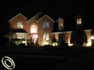 17122 Park Ave, Riverview, MI 48193