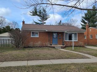 18935 Milburn St, Livonia, MI 48152
