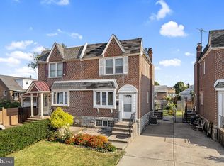 2111 Fuller St, Philadelphia, PA 19152