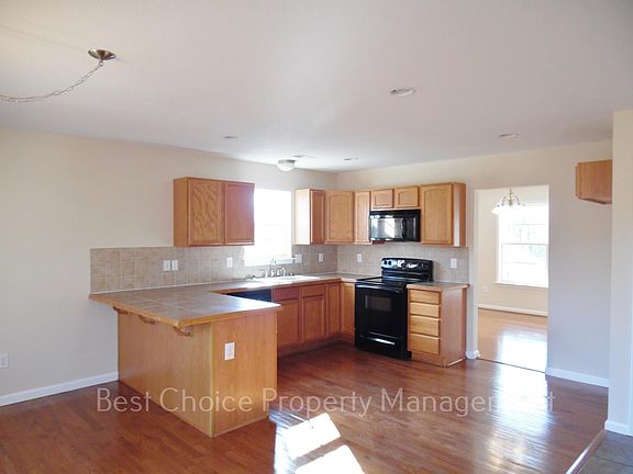 2nd image of 19 Kentworth Ct