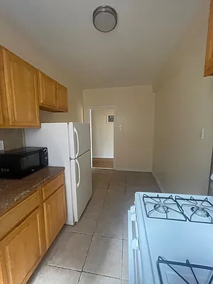 Rented by NYC LUXURY APT RENTALS CO LLC | media 14