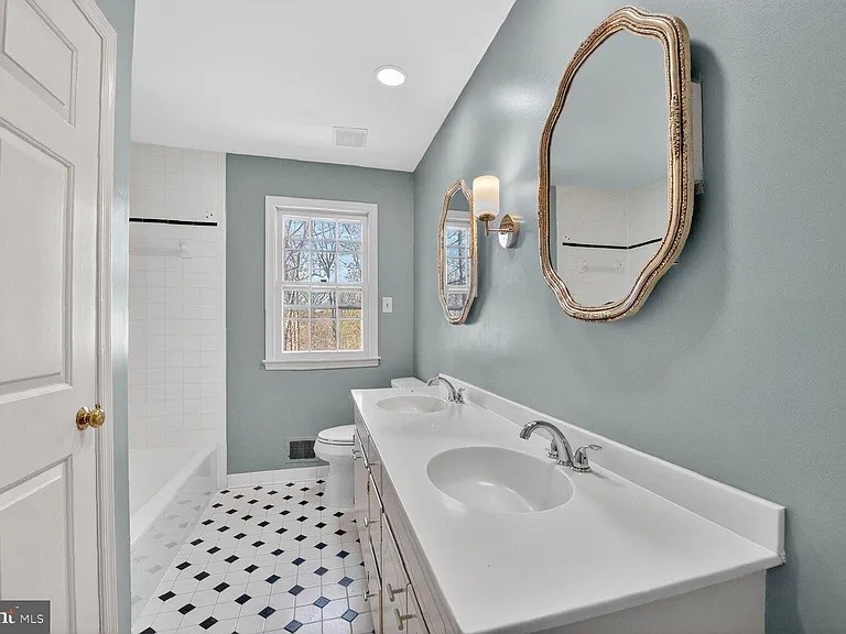 21733 Oatlands Rd — Photo 25