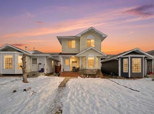 4707 W 44th St, Sylvan Lake, AB T4S1N5