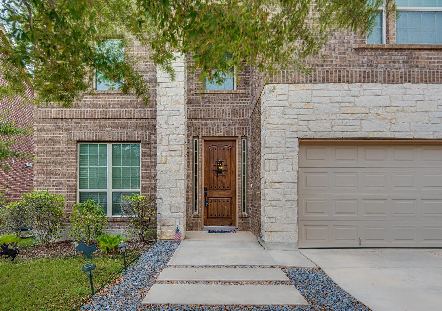 4 bed, 3.5 bath, 2950 sqft, $2,950 — Photo 2