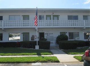8455 112th St APT 101, Seminole, FL 33772