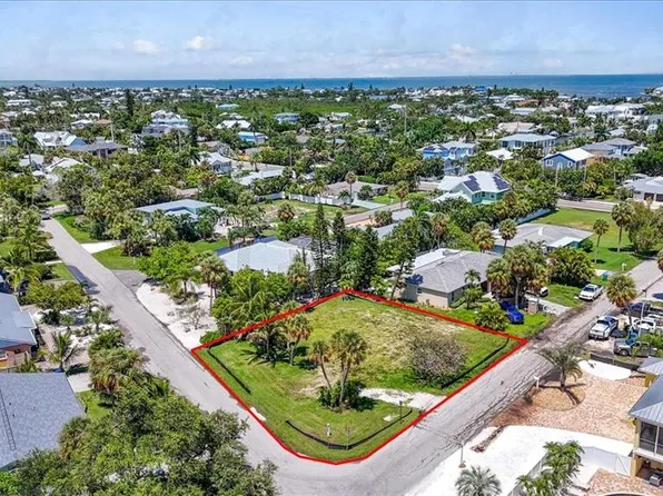 302 73RD STREET, HOLMES BEACH, FL 34217