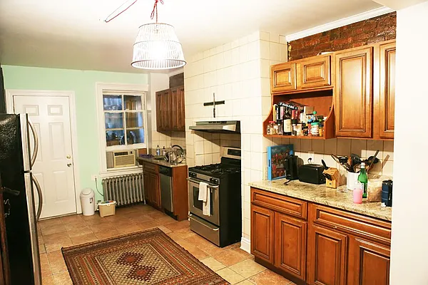 Rented by Chris Stewart, LREB | media 62